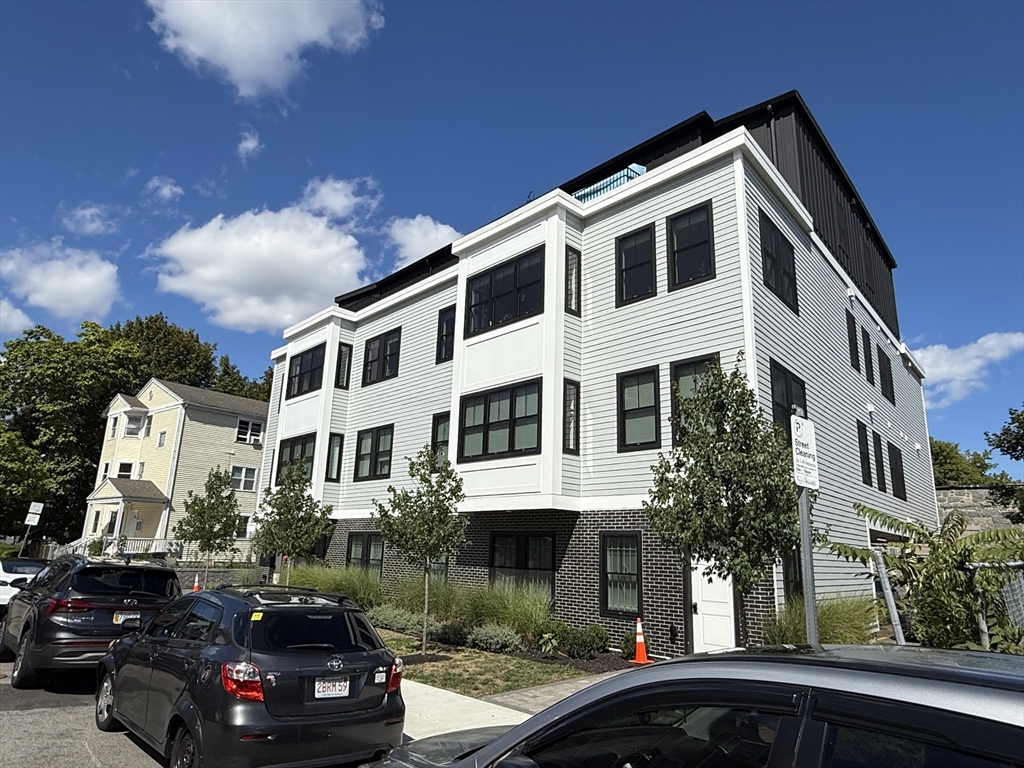 Boston, Massachusetts, 02124, United States, 3 Bedrooms Bedrooms, ,2 BathroomsBathrooms,Residential,For Sale,1941577