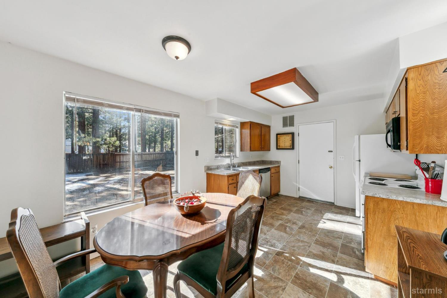 South Lake Tahoe, California, 96150, United States, ,Residential,For Sale,1856645