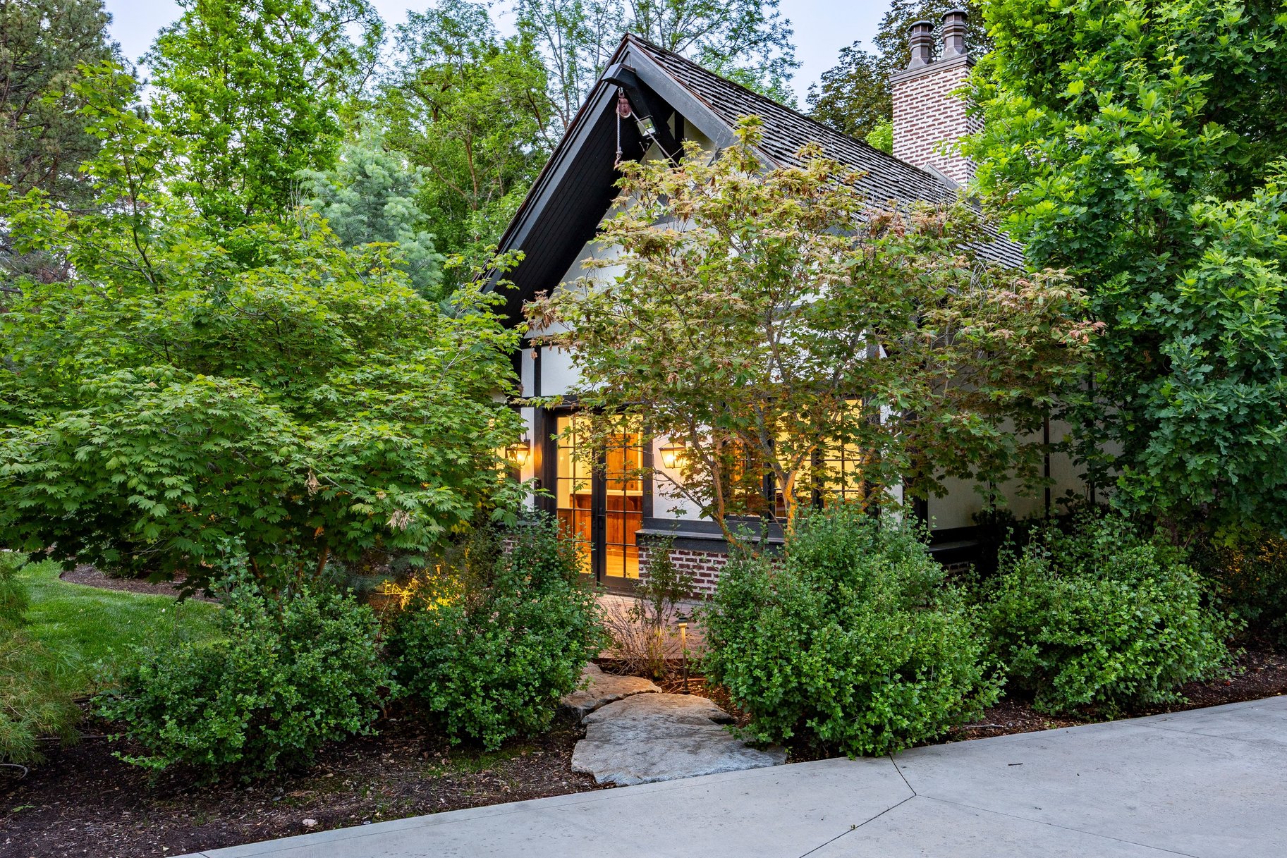  Stunning Tudor Estate in Premier Walker Lane Neighborhood - 物件實景