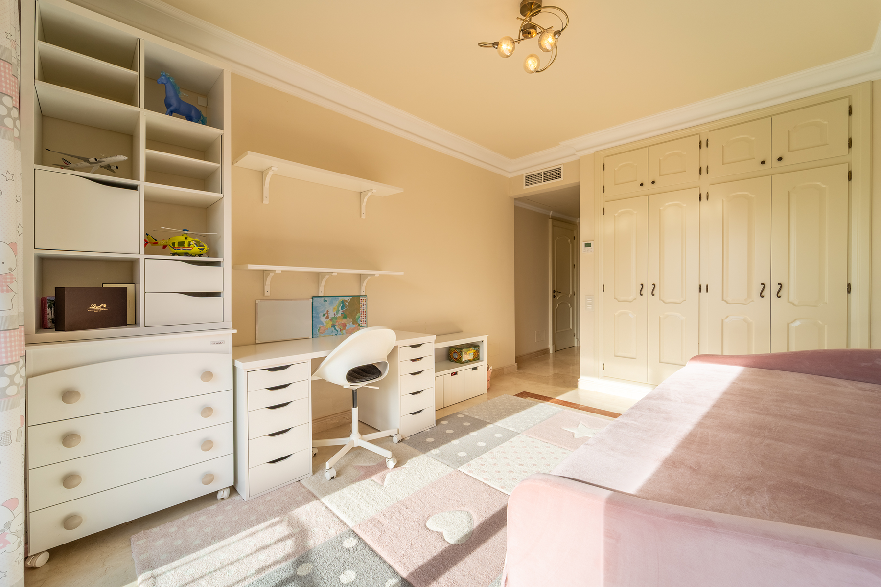  Villa with independent apartment in Nueva Milla de Oro, Estepona - 物件實景