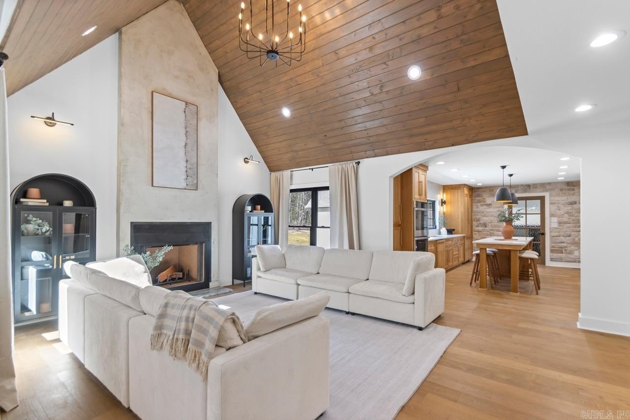 Alexander, Arkansas, 72002, United States, 6 Bedrooms Bedrooms, ,4 BathroomsBathrooms,Residential,For Sale,1986136