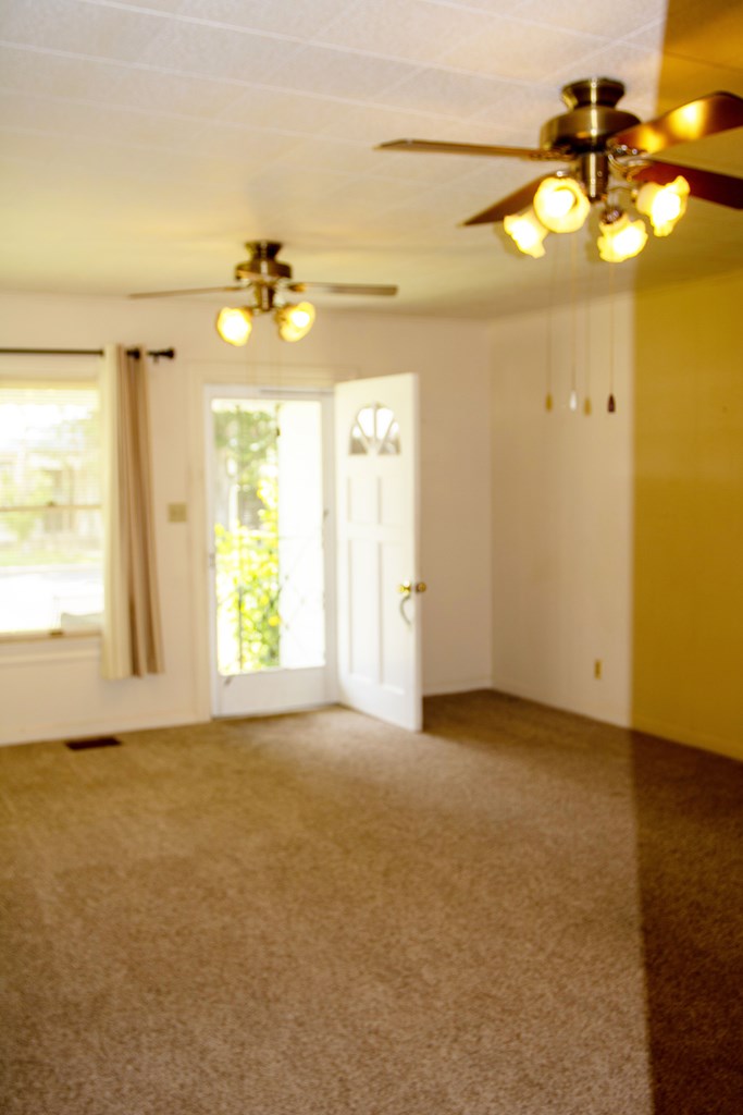 Fredericksburg, Texas, 78624, United States, 3 Bedrooms Bedrooms, ,4 BathroomsBathrooms,Residential,For Sale,1983806