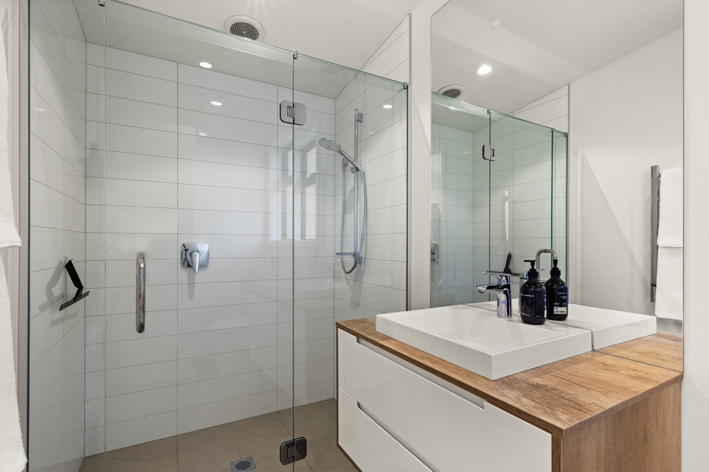  Taradale Executive Living with Apartment - 物件實景