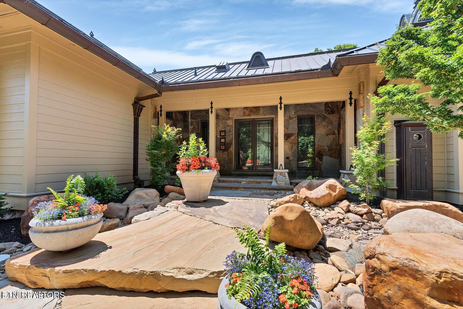 Louisville, Tennessee, 37777, United States, 3 Bedrooms Bedrooms, ,4 BathroomsBathrooms,Residential,For Sale,1821192