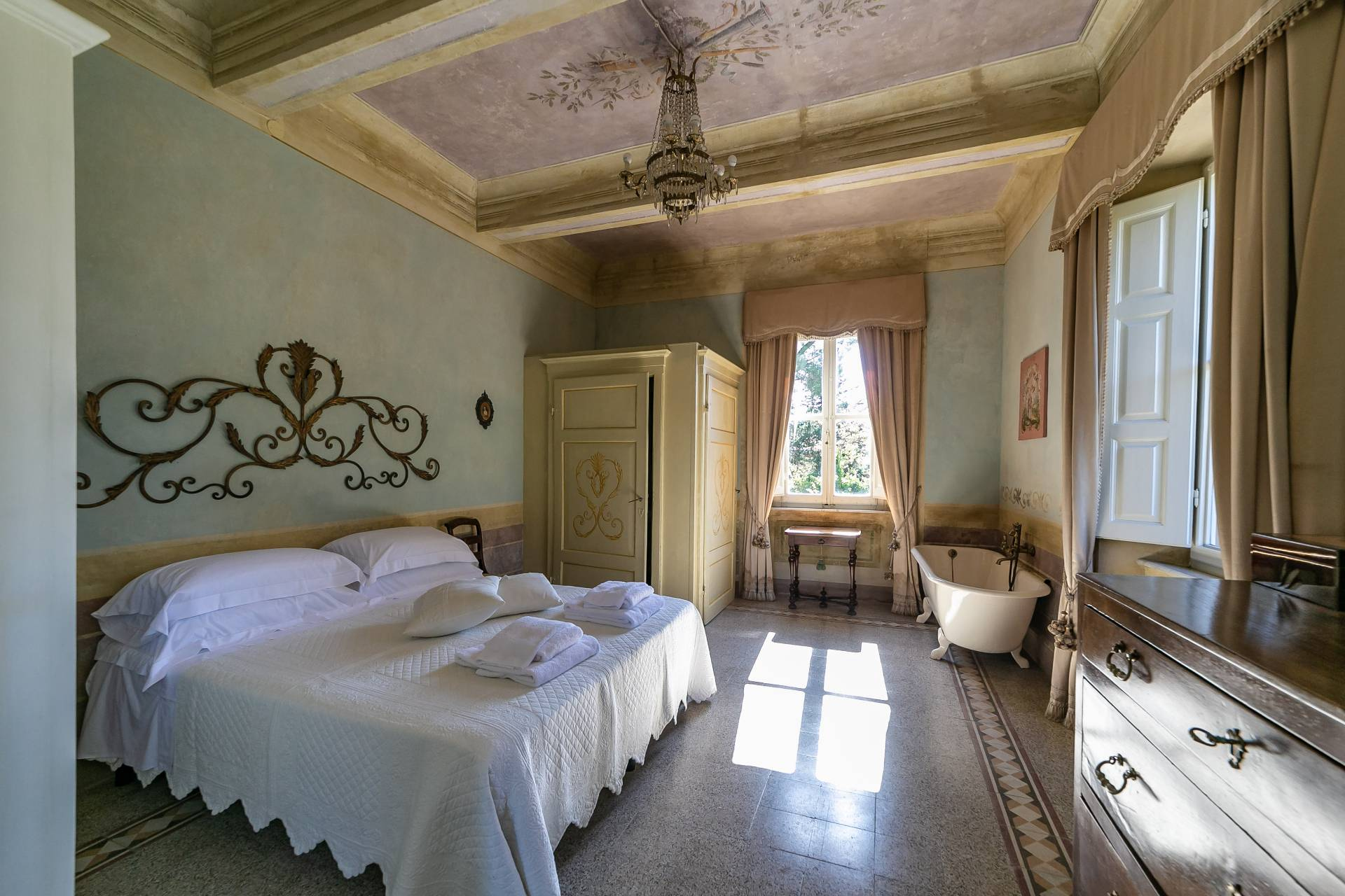 Via di Villa Bianca, Montepulciano, Siena, 53045, IT, 10 Bedrooms Bedrooms, ,10 BathroomsBathrooms,Residential,For Sale,Via di Villa Bianca,1311375