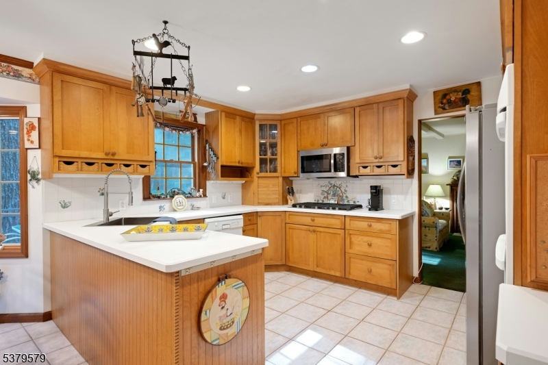Randolph Twp., New Jersey, 07869, United States, 4 Bedrooms Bedrooms, ,3 BathroomsBathrooms,Residential,For Sale,1925616