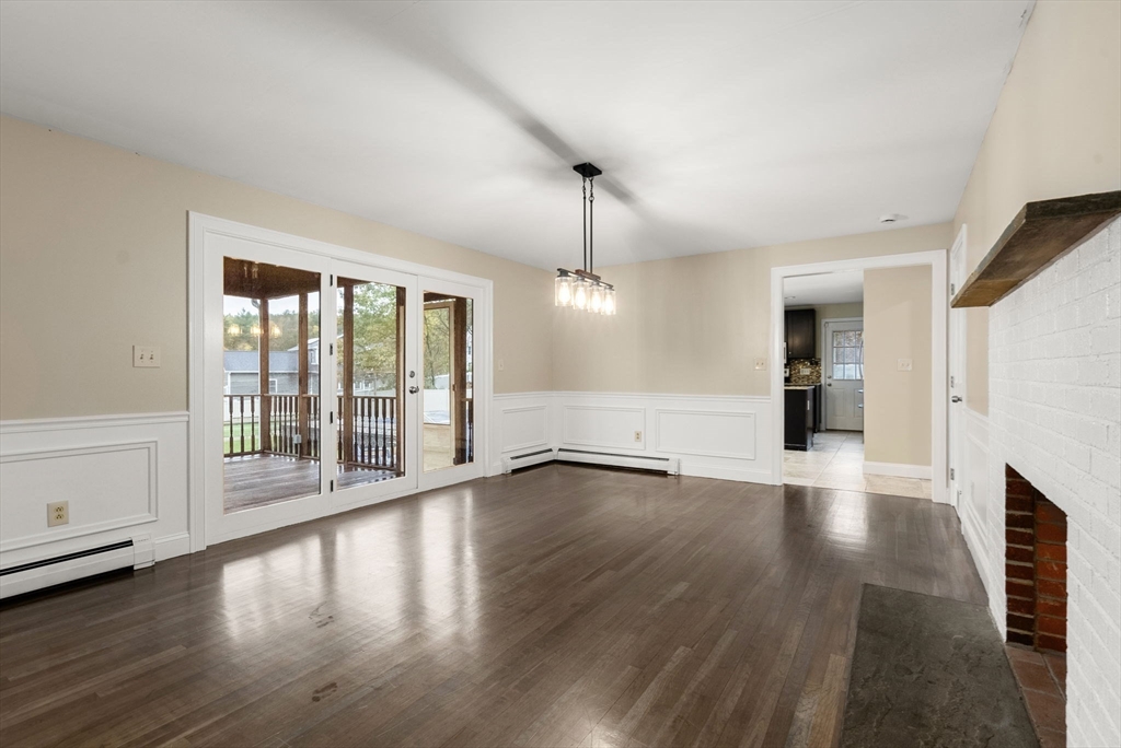 Greenfield, Massachusetts, 01301, United States, 4 Bedrooms Bedrooms, ,4 BathroomsBathrooms,Residential,For Sale,1967779