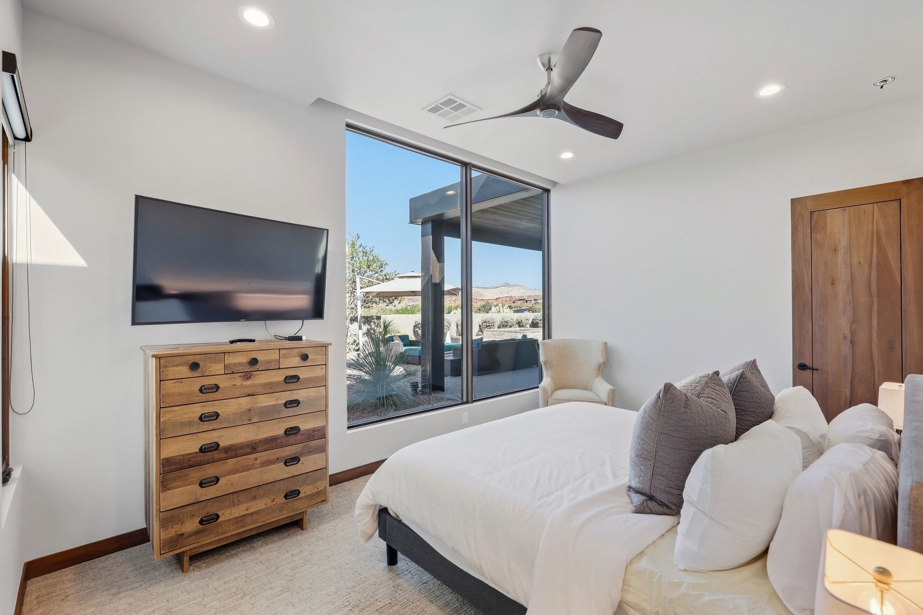  Warm Desert Modern Single Level Living in the Gated side of the Ledges Course - 物件實景