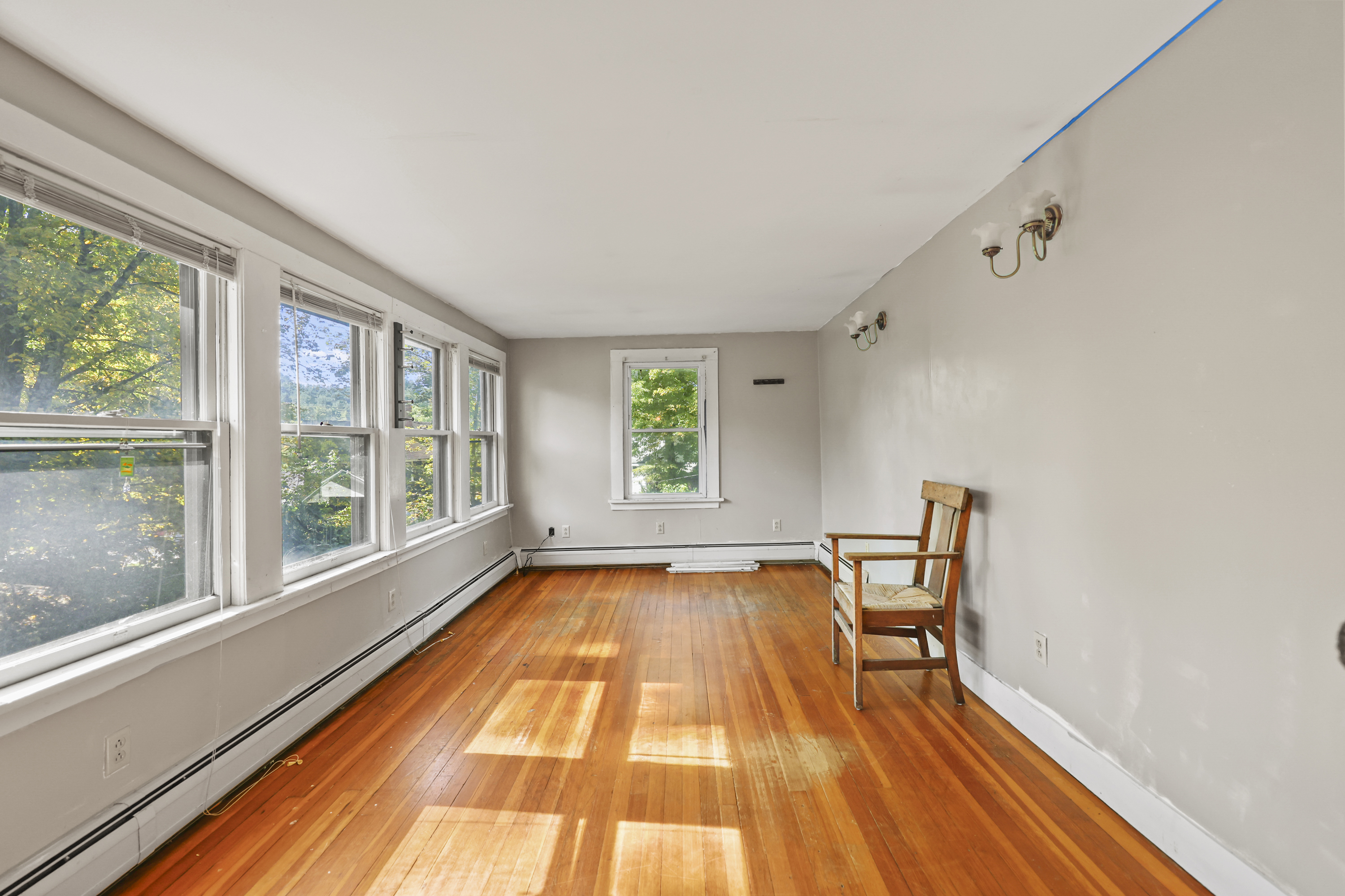  CHARMING STOCKBRIDGE 4-BED HOME AWAITS YOUR VISION - 物件實景