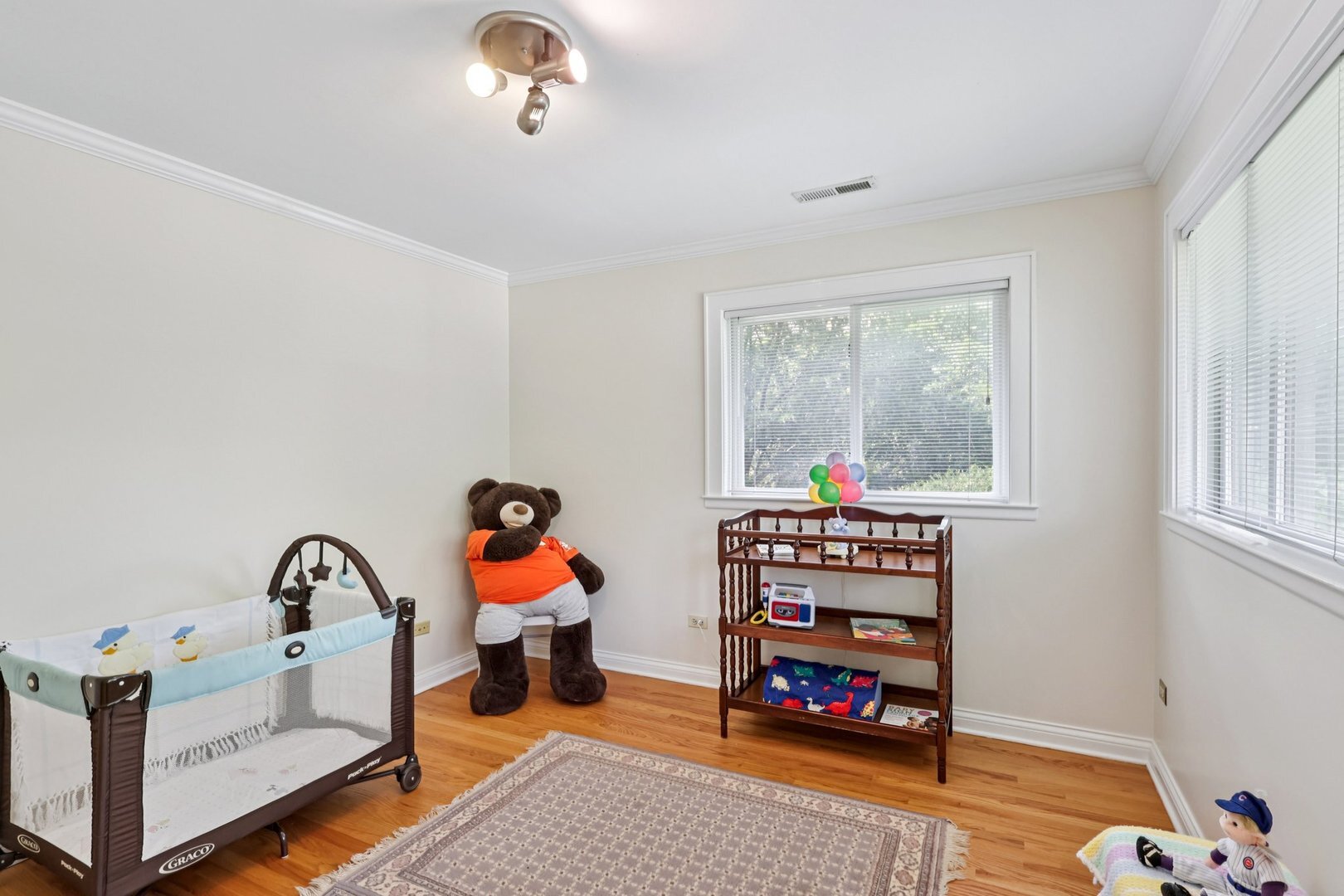 Evanston, Illinois, 60201, United States, 4 Bedrooms Bedrooms, ,4 BathroomsBathrooms,Residential,For Sale,1941847