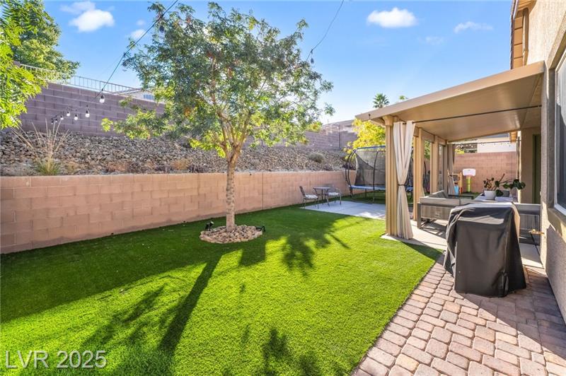 Henderson, Nevada, 89002, United States, 3 Bedrooms Bedrooms, ,2 BathroomsBathrooms,Residential,For Sale,1990384