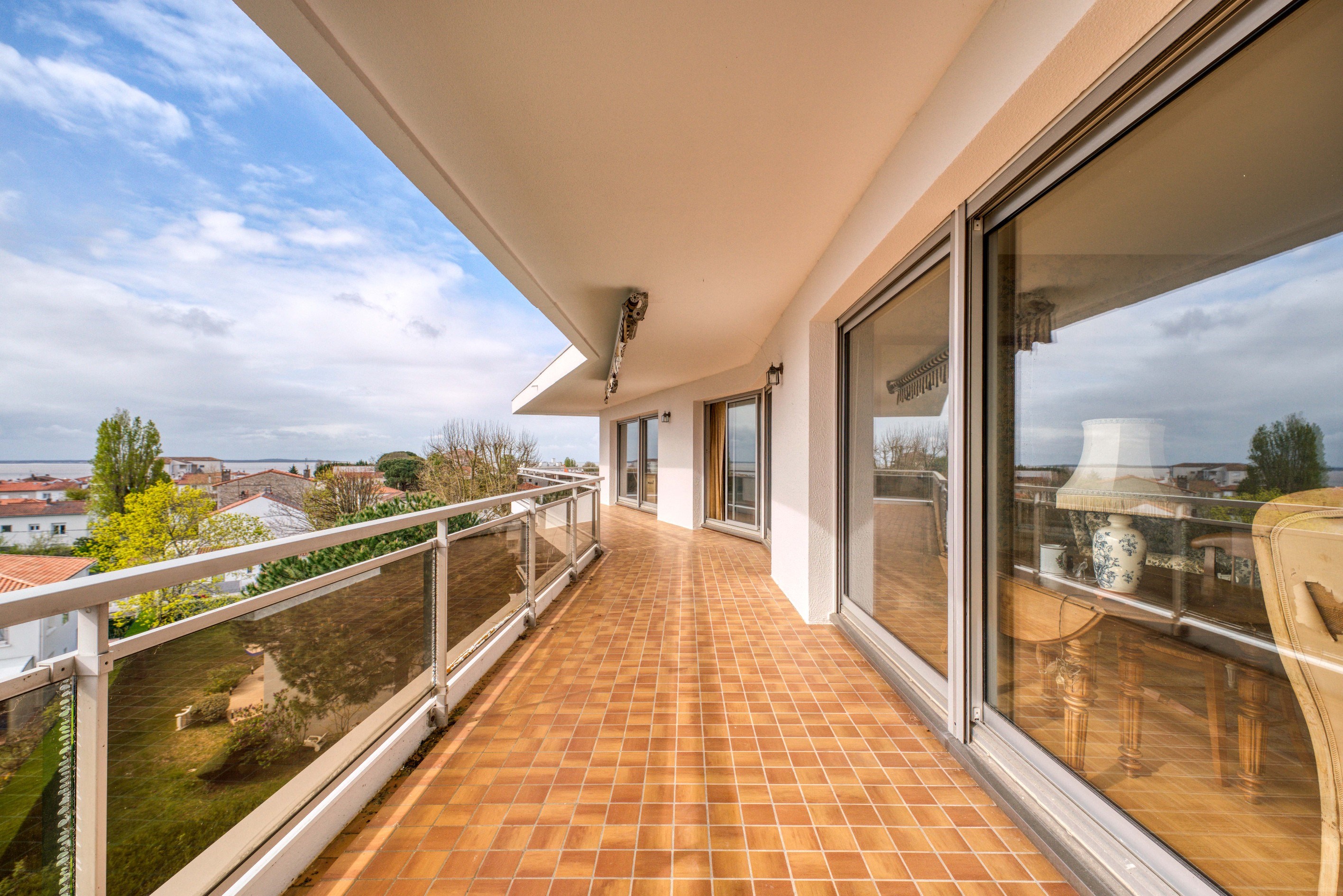  EXCEPTIONAL 230 SQM APARTMENT STEPS FROM TOWN CENTRE OF ROYAN WITH LARGE TERRAC… - 物件實景