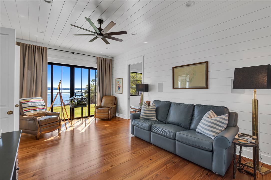 Townville, South Carolina, 29689, United States, 7 Bedrooms Bedrooms, ,7 BathroomsBathrooms,Residential,For Sale,1995643