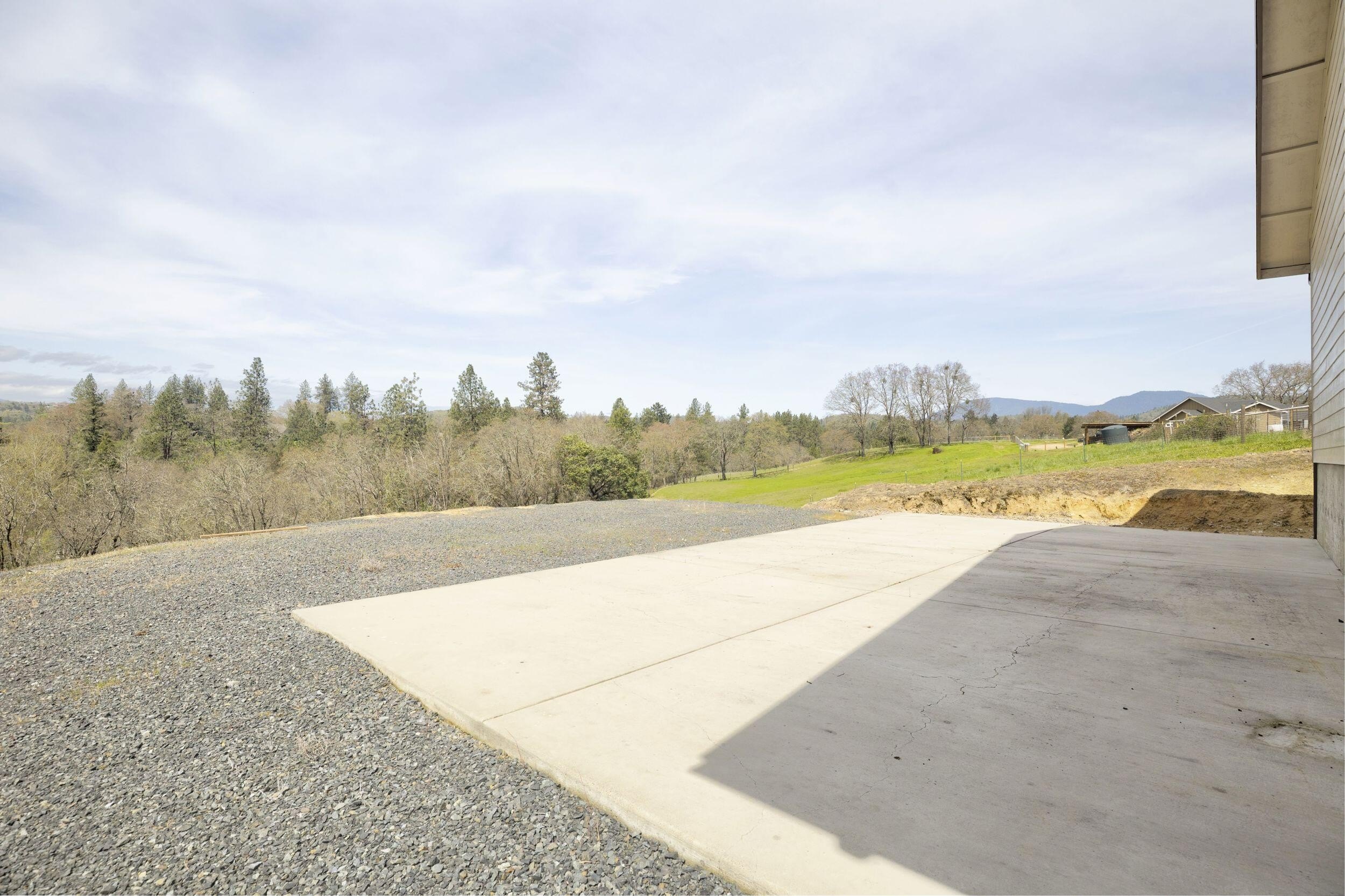 Grants Pass, Oregon, 97526, United States, 4 Bedrooms Bedrooms, ,6 BathroomsBathrooms,Residential,For Sale,1765933