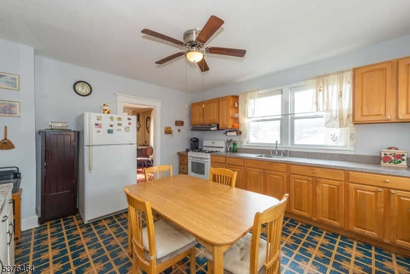 Paterson City, New Jersey, 07501, United States, 3 Bedrooms Bedrooms, ,3 BathroomsBathrooms,Residential,For Sale,1909454