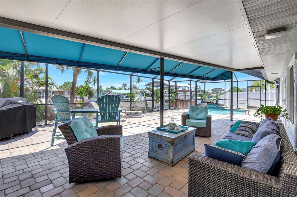 Bradenton, Florida, 34210, United States, 3 Bedrooms Bedrooms, ,3 BathroomsBathrooms,Residential,For Sale,1895487