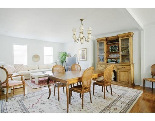 Newton, Massachusetts, 02464, United States, 3 Bedrooms Bedrooms, ,2 BathroomsBathrooms,Residential,For Sale,2000797