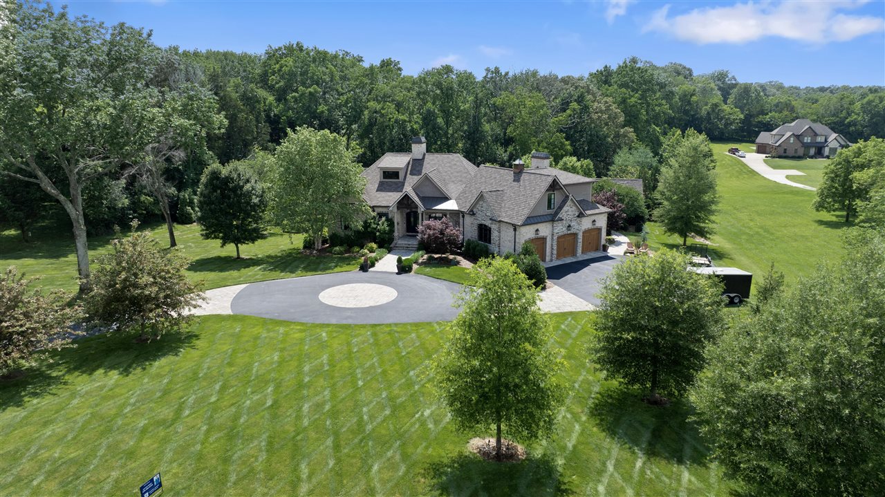 Bowling Green, Kentucky, 42103, United States, 5 Bedrooms Bedrooms, ,5 BathroomsBathrooms,Residential,For Sale,1986458