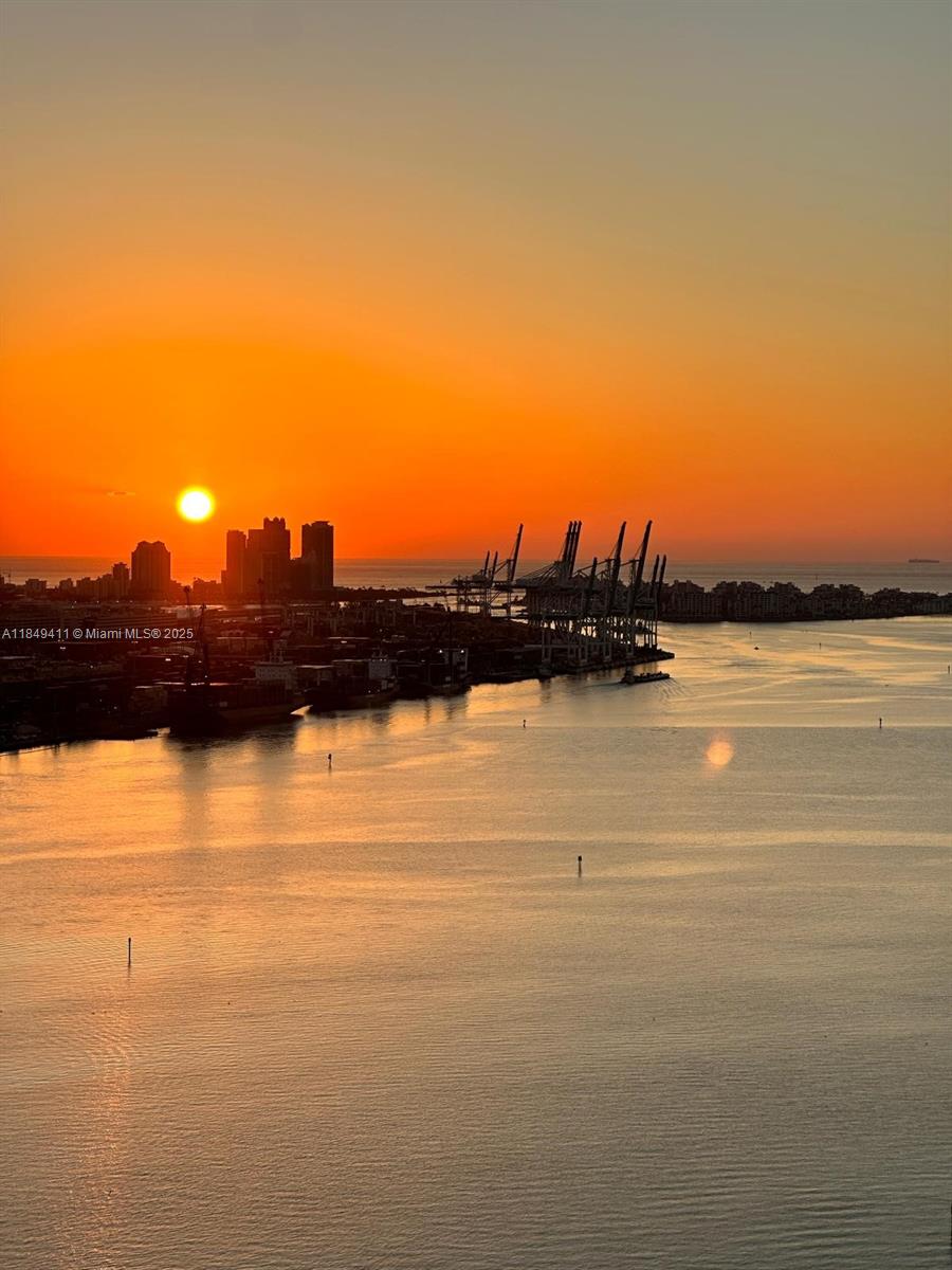 Miami, Florida, 33131, United States, 2 Bedrooms Bedrooms, ,2 BathroomsBathrooms,Residential,For Sale,1906062
