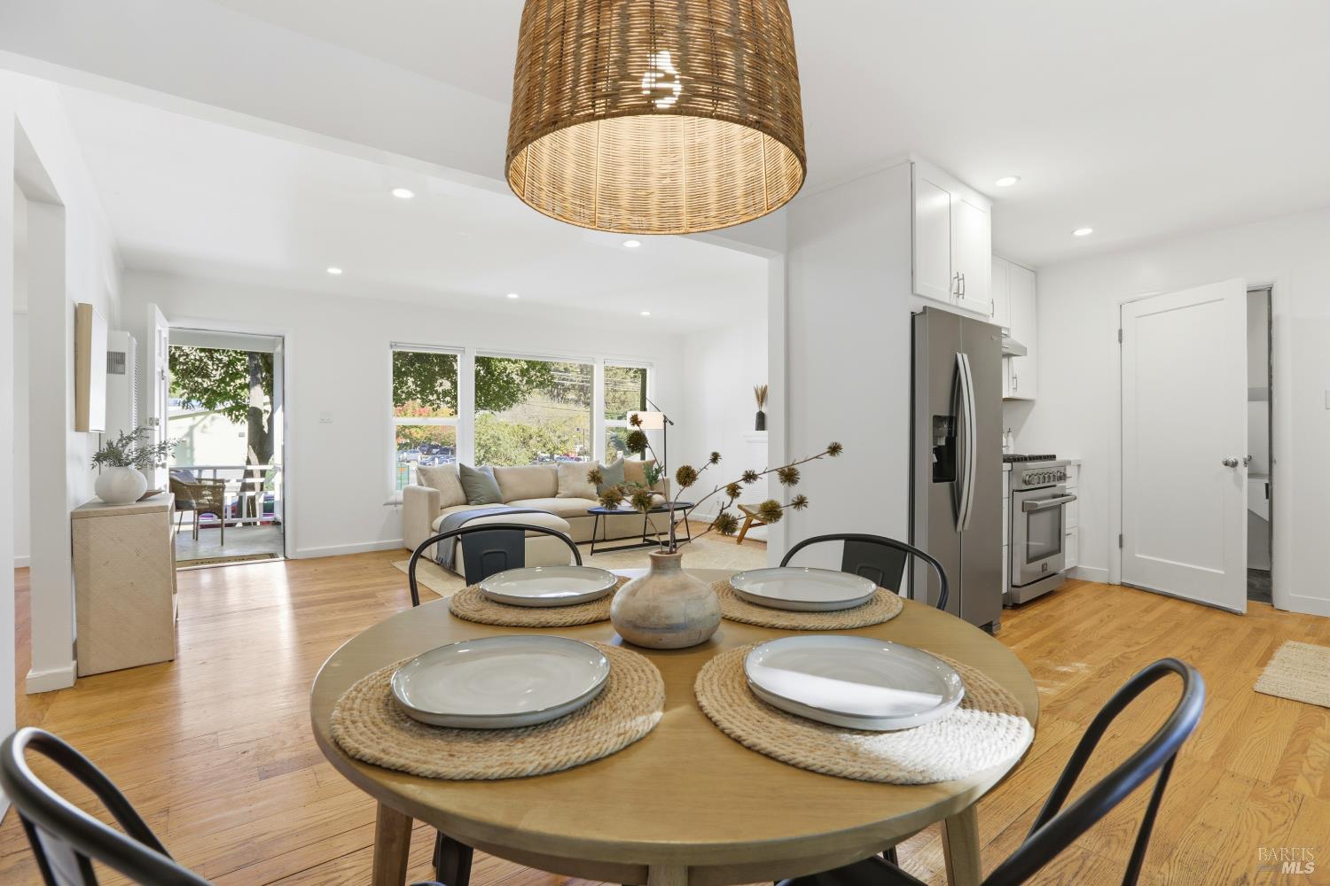 San Rafael, California, 94901, United States, 3 Bedrooms Bedrooms, ,1 BathroomBathrooms,Residential,For Sale,1987980