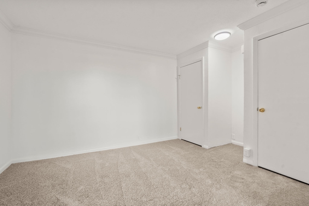 Newton, Massachusetts, 02467, United States, 1 Bedroom Bedrooms, ,2 BathroomsBathrooms,Residential,For Sale,1954764