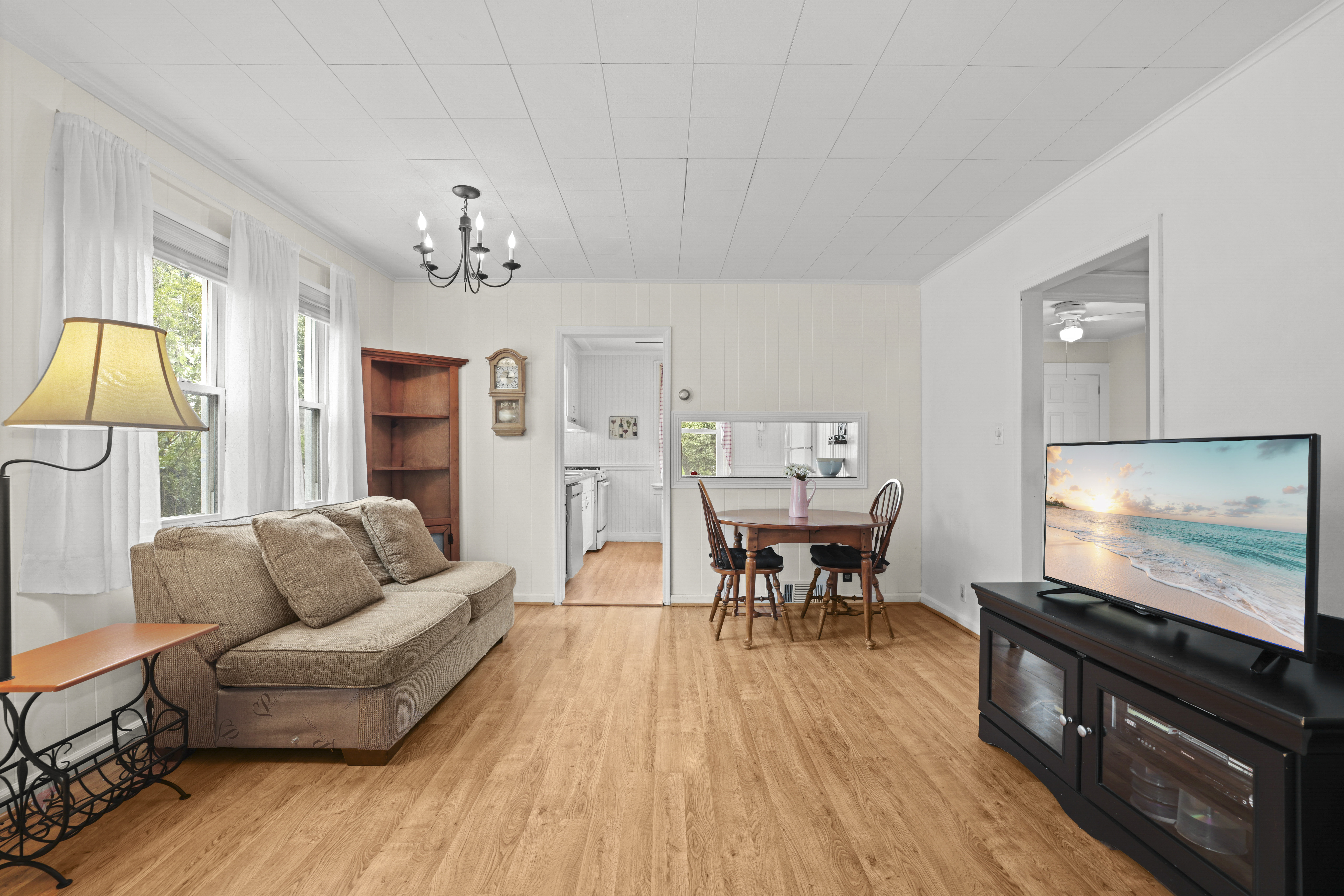 Pequannock, New Jersey, 07440, United States, 4 Bedrooms Bedrooms, ,2 BathroomsBathrooms,Residential,For Sale,1923115