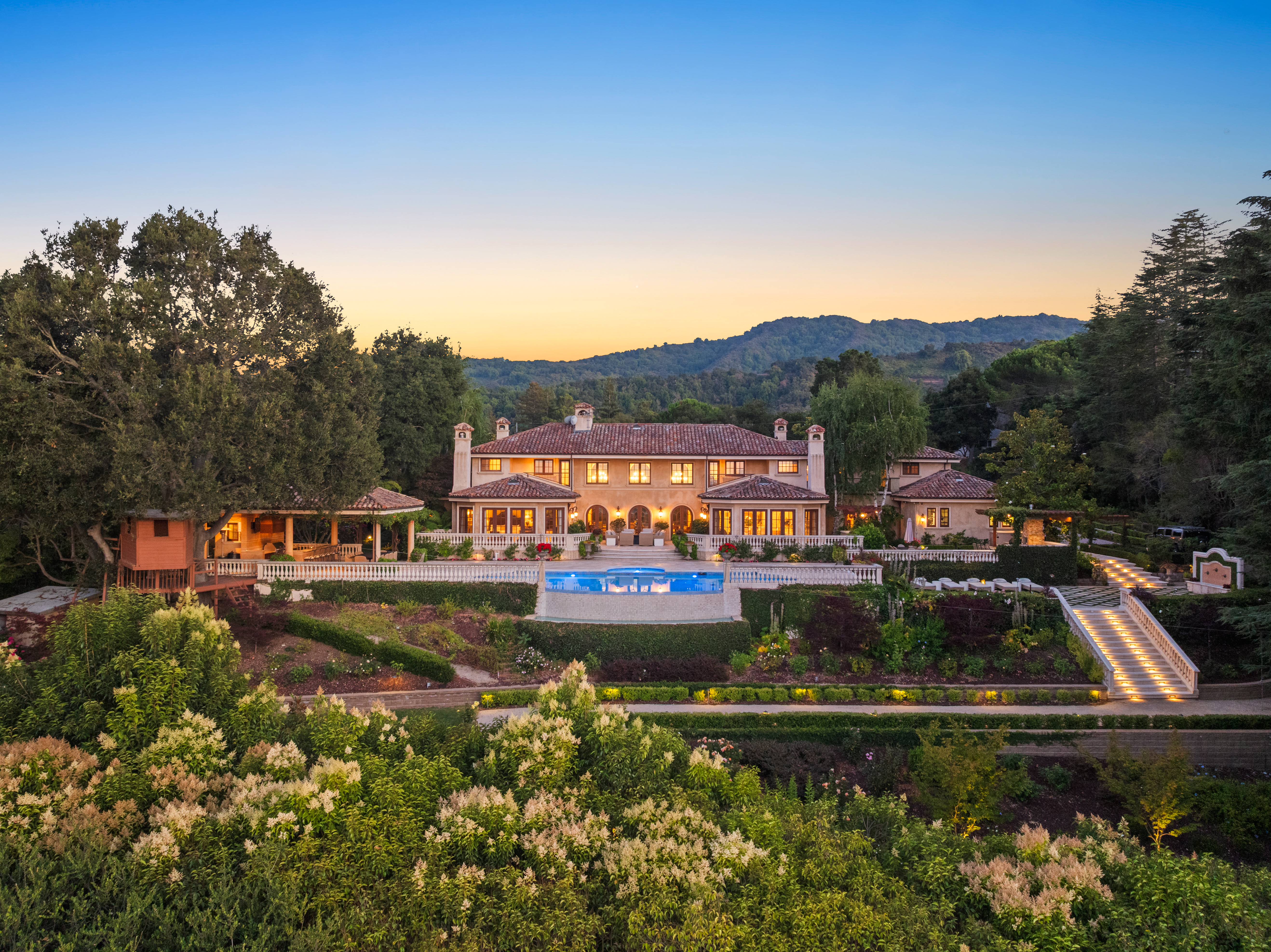  An Entertainer’s Estate with Exceptional Bay Views - 物件實景