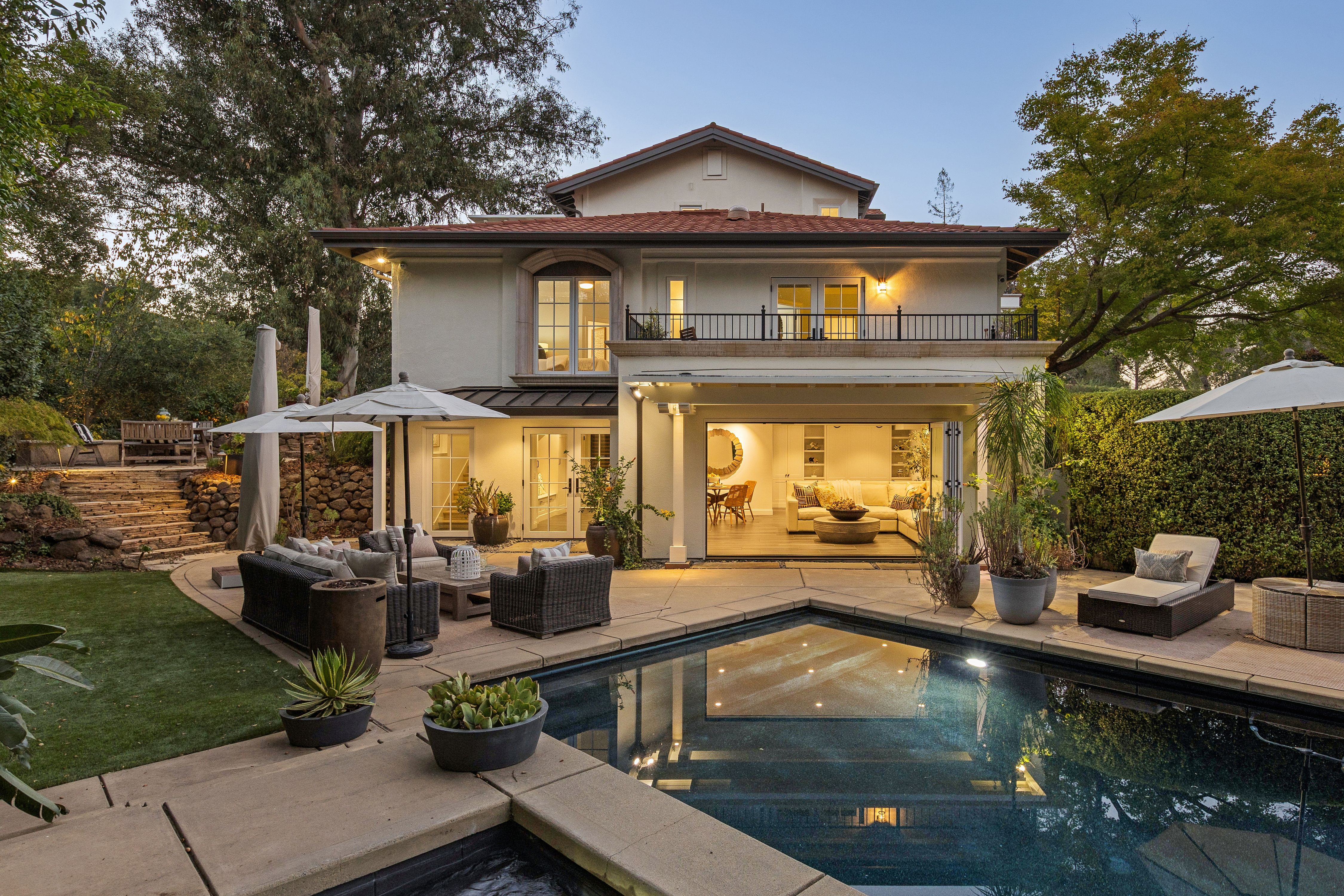  Expansive Mediterranean-Style Villa - 物件實景