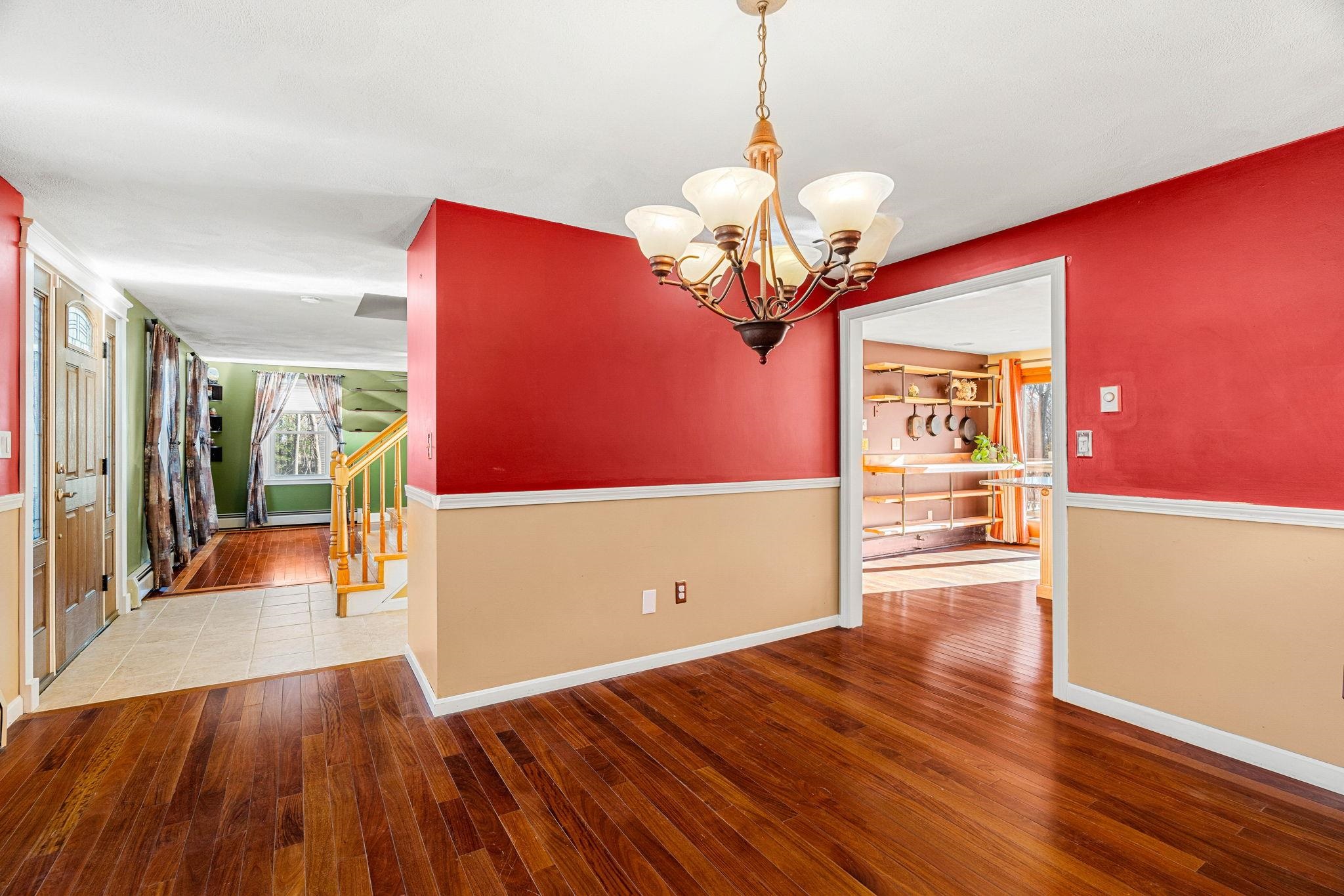 Londonderry, New Hampshire, 03053, United States, 3 Bedrooms Bedrooms, ,4 BathroomsBathrooms,Residential,For Sale,2002282