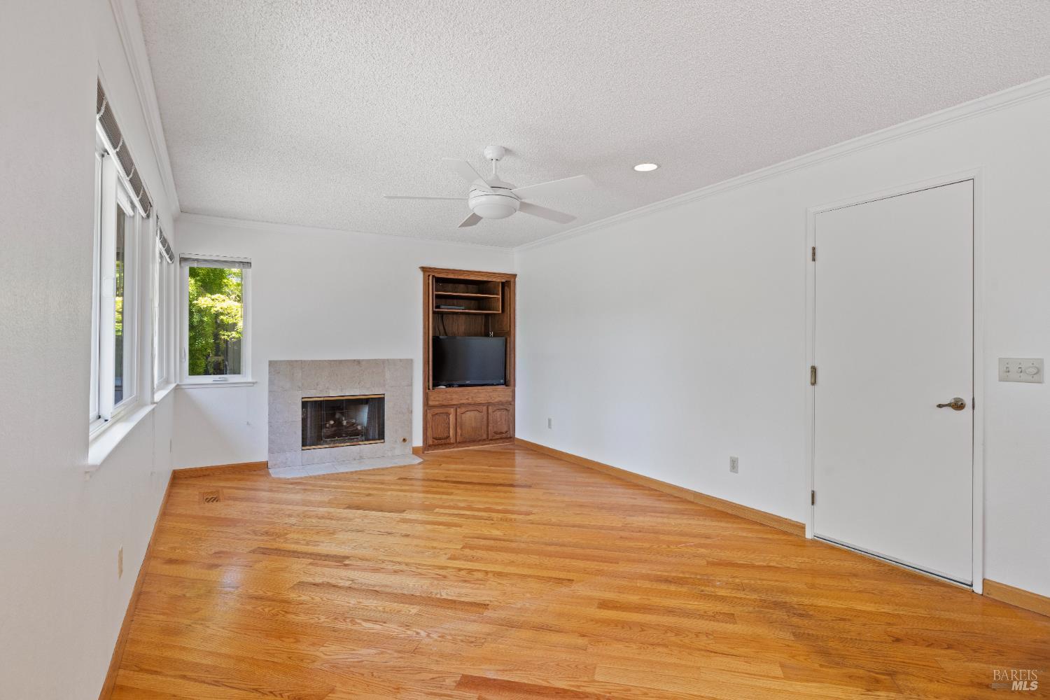Santa Rosa, California, 95409, United States, 3 Bedrooms Bedrooms, ,2 BathroomsBathrooms,Residential,For Sale,1924390