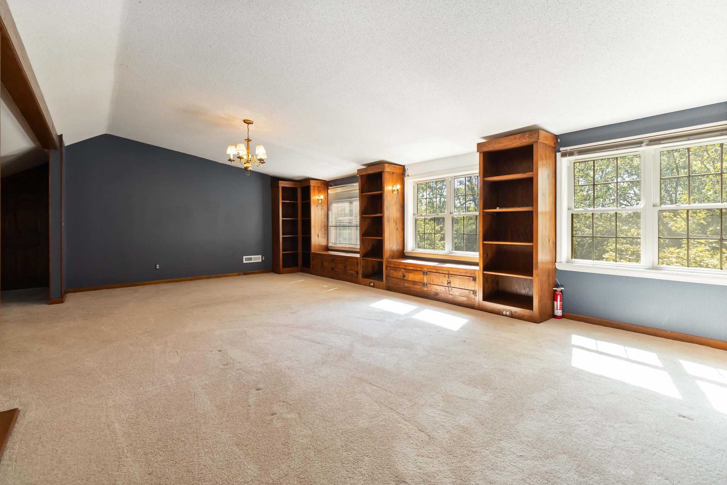 Richmond, Kentucky, 40475, United States, 4 Bedrooms Bedrooms, ,3 BathroomsBathrooms,Residential,For Sale,1977250