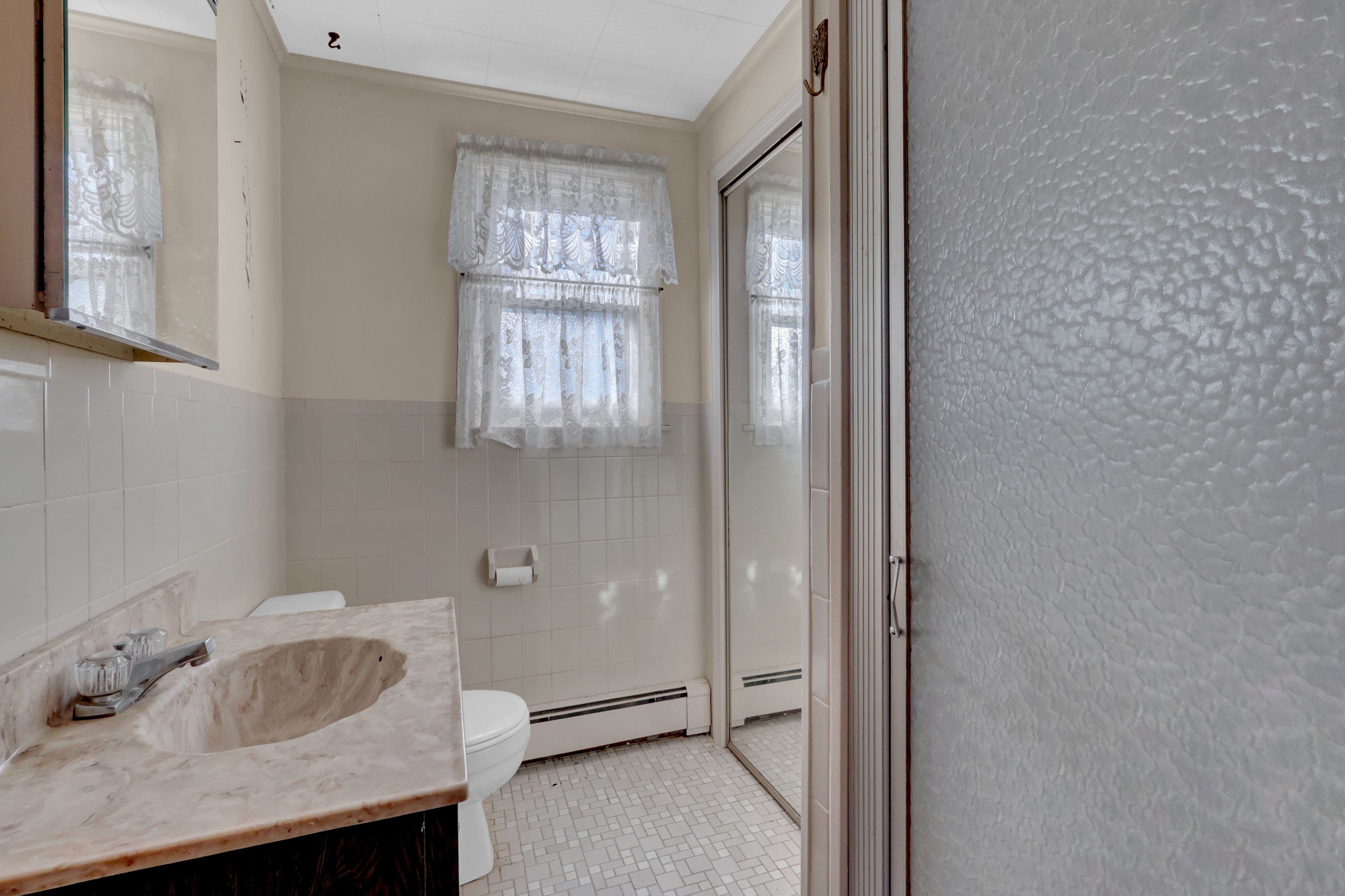 West Babylon, New York, 11704, United States, 4 Bedrooms Bedrooms, ,2 BathroomsBathrooms,Residential,For Sale,2010725