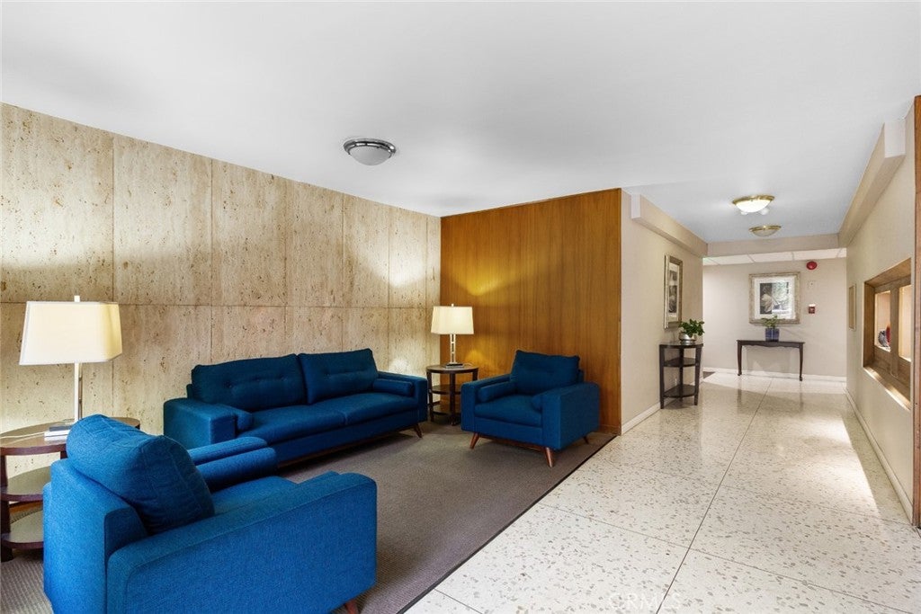 395 S Oakland Avenue #101, Pasadena, California, 91101, United States, 3 Bedrooms Bedrooms, ,2 BathroomsBathrooms,Residential,For Sale,395 S Oakland Avenue #101,1679345