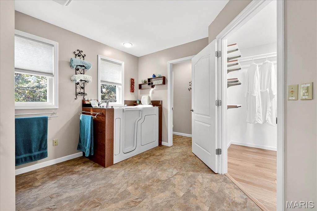 Marthasville, Missouri, 63357, United States, 4 Bedrooms Bedrooms, ,3 BathroomsBathrooms,Residential,For Sale,1973136