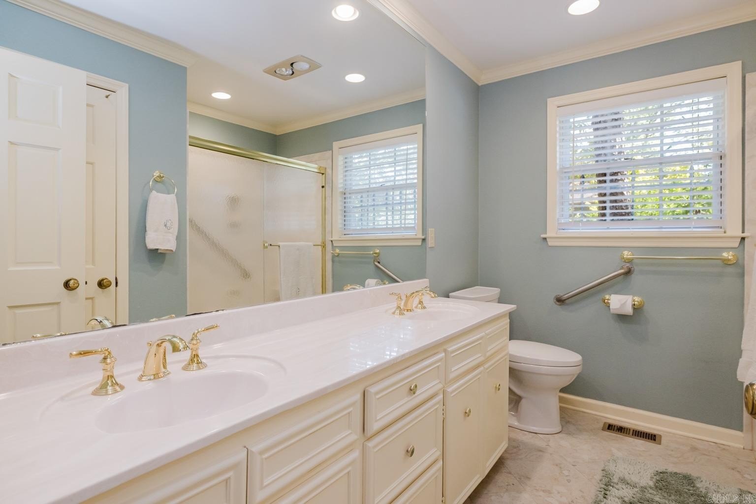 Little Rock, Arkansas, 72212, United States, 5 Bedrooms Bedrooms, ,5 BathroomsBathrooms,Residential,For Sale,1975952