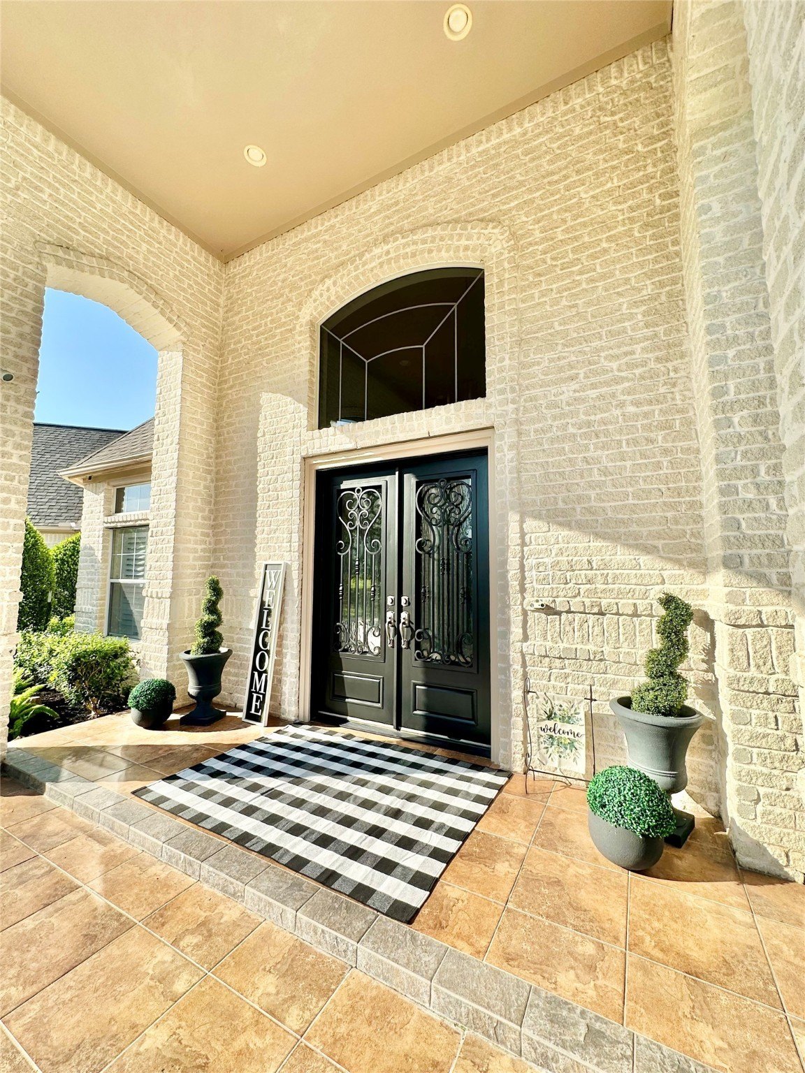 Friendswood, Texas, 77546, United States, 3 Bedrooms Bedrooms, ,5 BathroomsBathrooms,Residential,For Sale,1908024