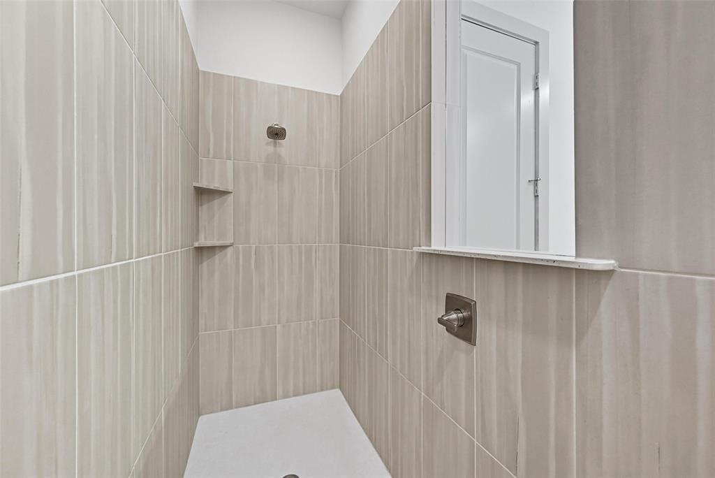 Arlington, Texas, 76005, United States, 4 Bedrooms Bedrooms, ,4 BathroomsBathrooms,Residential,For Sale,1963930