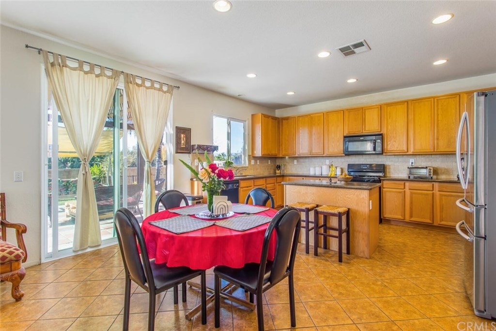 Mentone, California, 92359, United States, 3 Bedrooms Bedrooms, ,3 BathroomsBathrooms,Residential,For Sale,1927763