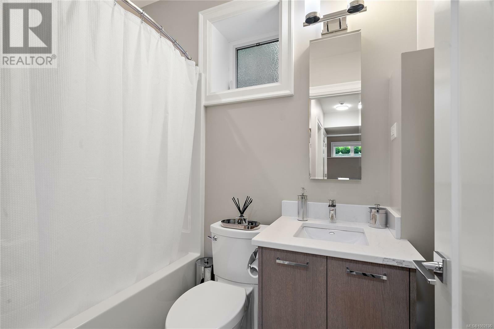 OAK BAY, British Columbia, V8R 3L8, CA, 6 Bedrooms Bedrooms, ,6 BathroomsBathrooms,Residential,For Sale,1874801
