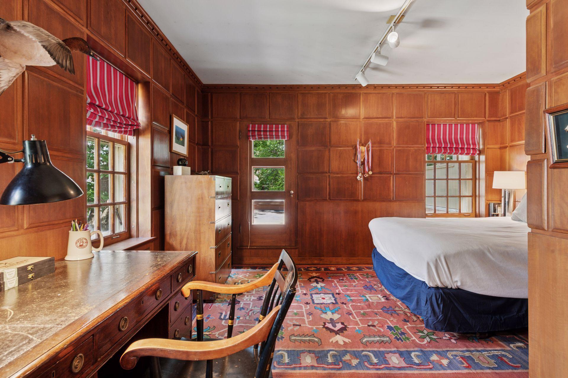 Minneapolis, Minnesota, 55405, United States, 5 Bedrooms Bedrooms, ,4 BathroomsBathrooms,Residential,For Sale,1989086