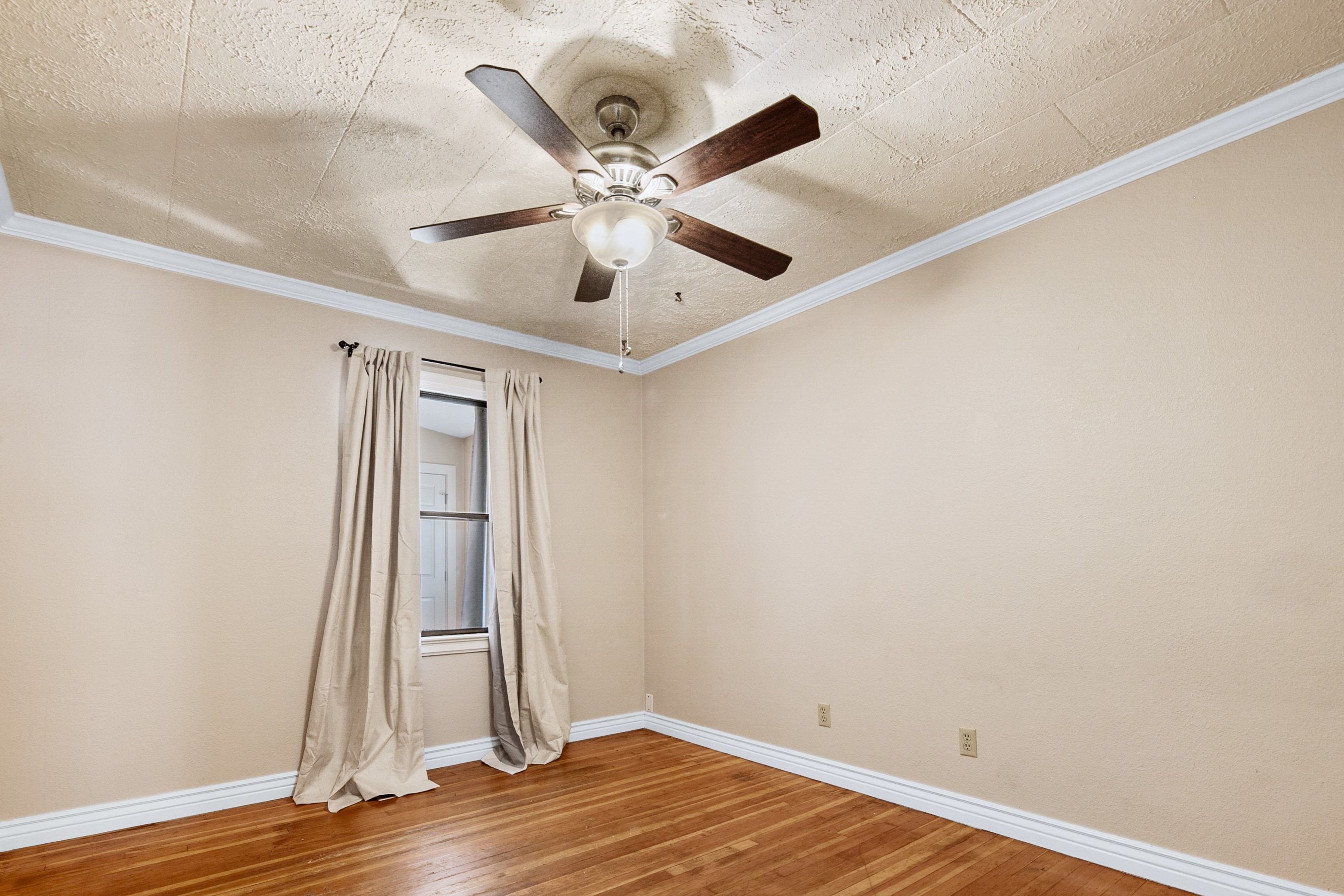  Charming Bungalow in Prime Depot Bench Location - 物件實景