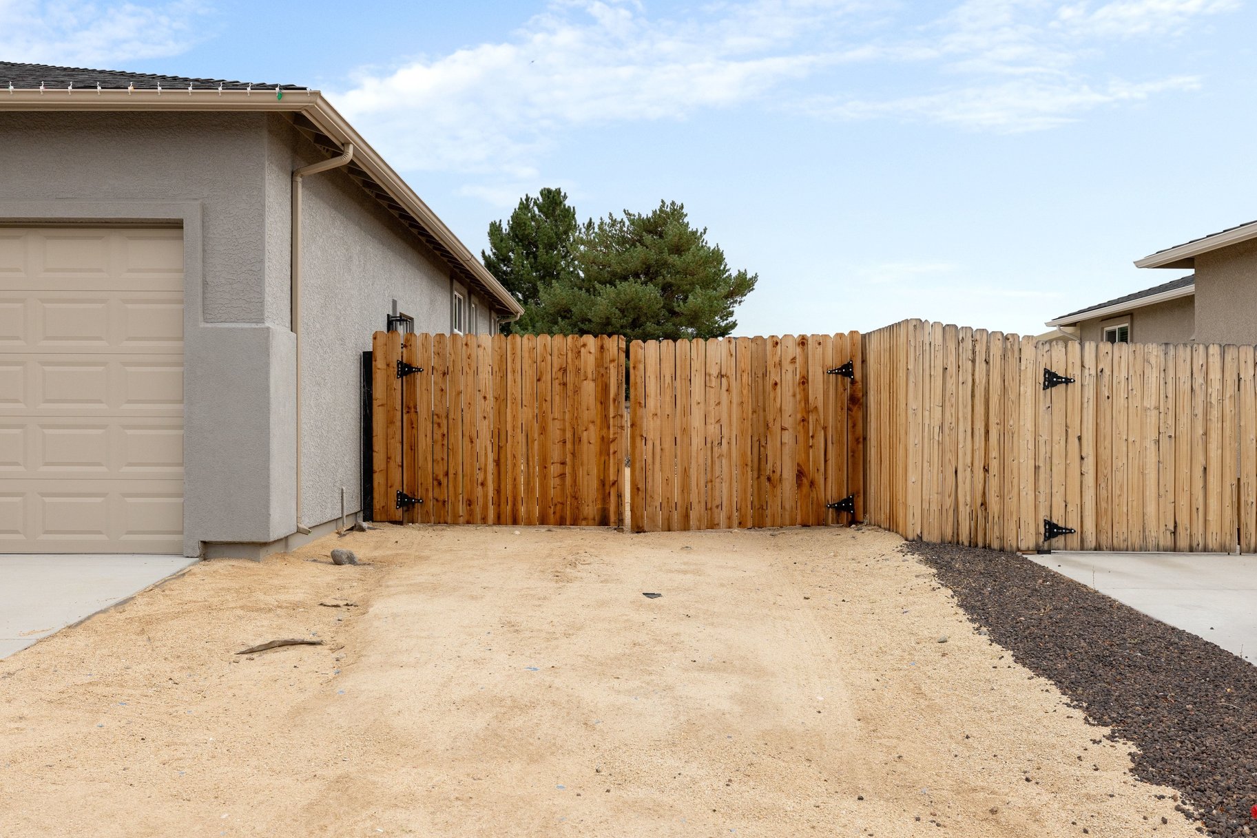  Built in 2020, Room for Everything: RV Parking Meets Big Backyard in Sparks - 物件實景