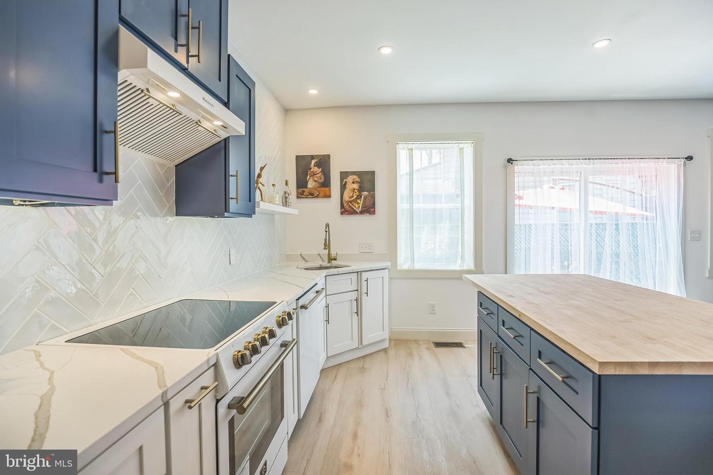 Collingswood, New Jersey, 08107, United States, 3 Bedrooms Bedrooms, ,4 BathroomsBathrooms,Residential,For Sale,1984661