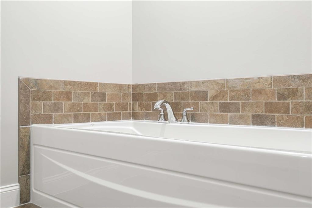 Atlanta, Georgia, 30363, United States, 2 Bedrooms Bedrooms, ,3 BathroomsBathrooms,Residential,For Sale,1949376