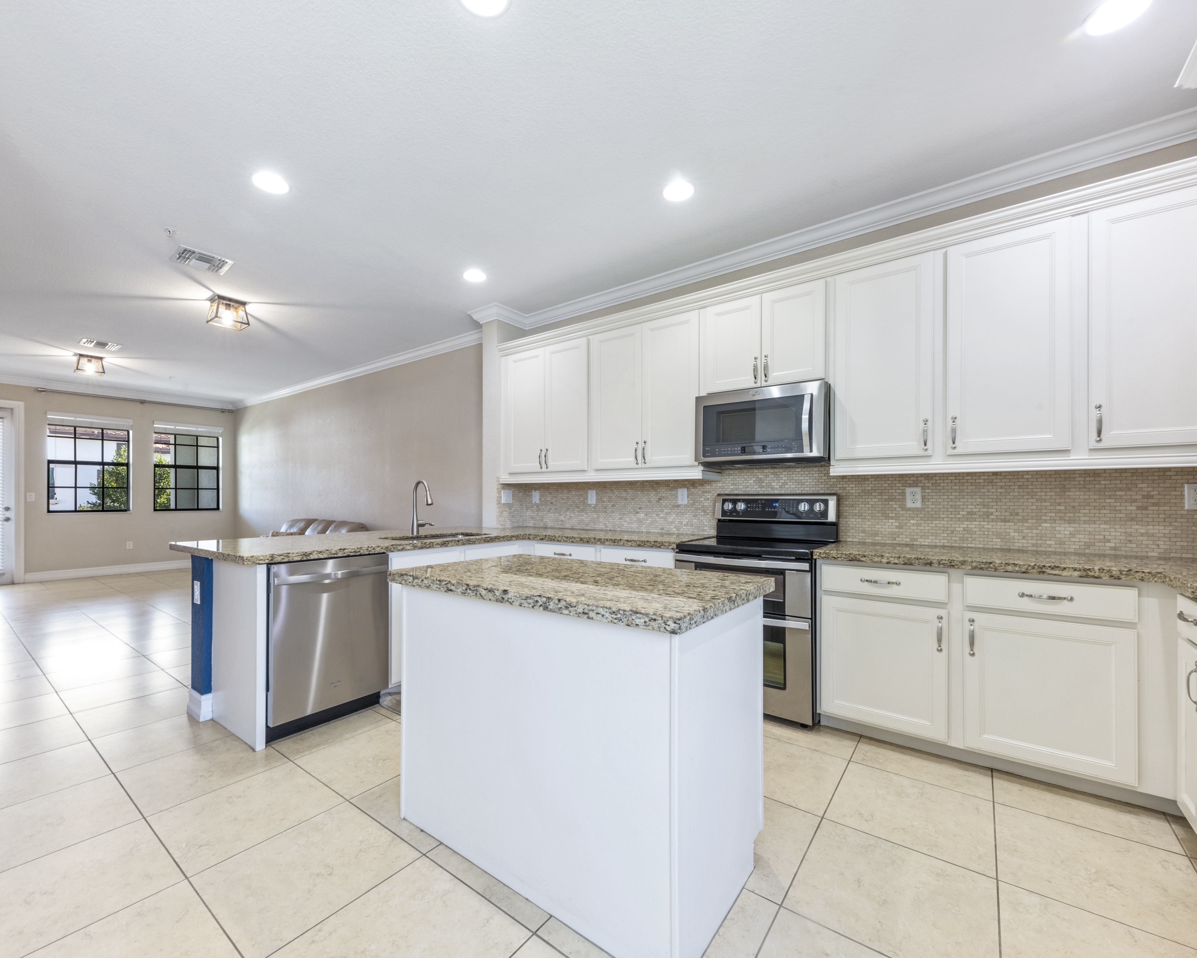  11348 SW 14th St, Pembroke Pines, FL, 33025 - 物件實景