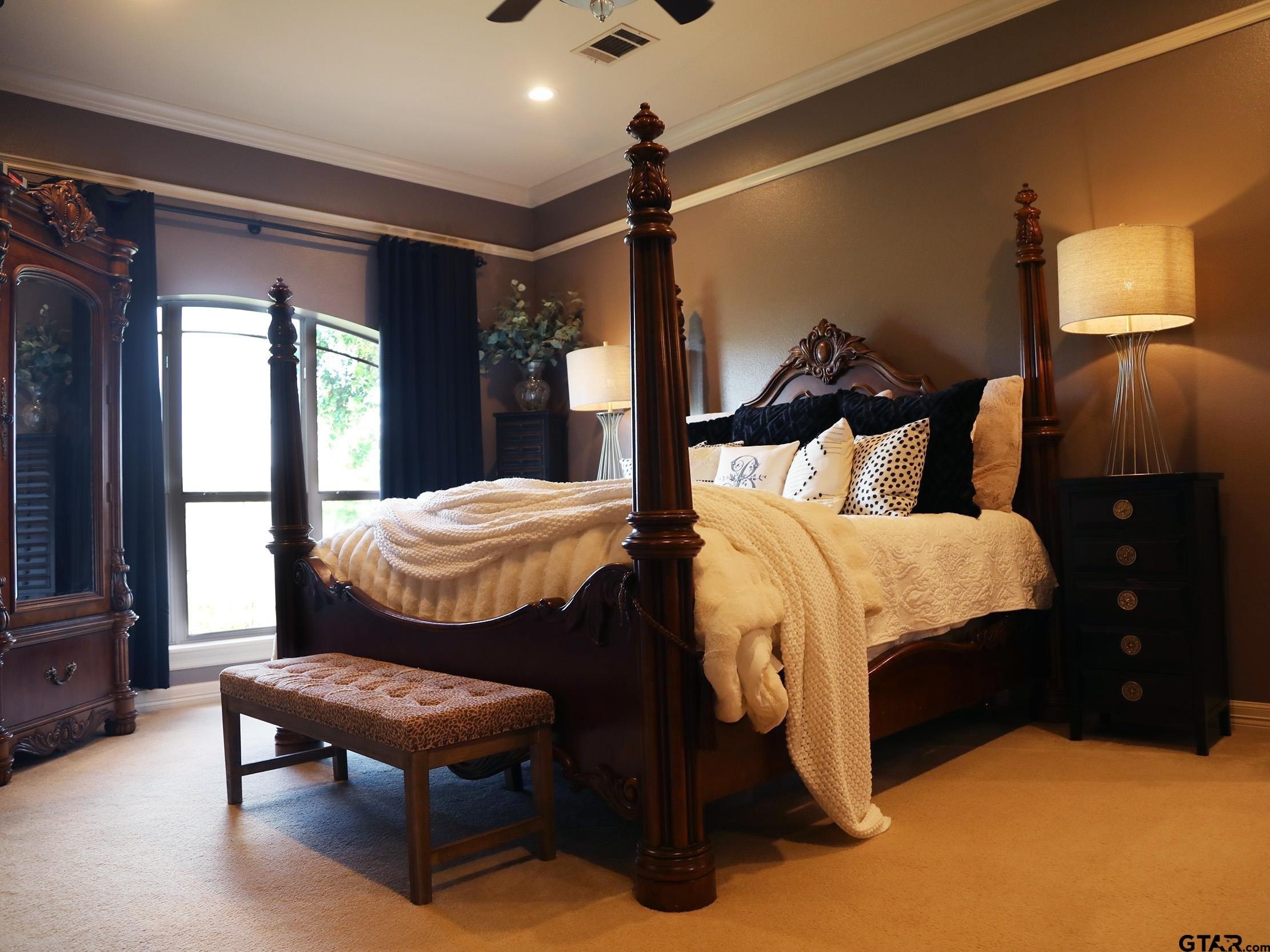 Pittsburg, Texas, 75686, United States, 5 Bedrooms Bedrooms, ,4 BathroomsBathrooms,Residential,For Sale,1978911