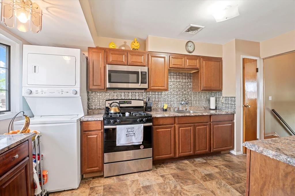 Bellmore, New York, 11710, United States, 5 Bedrooms Bedrooms, ,2 BathroomsBathrooms,Residential,For Sale,1928090