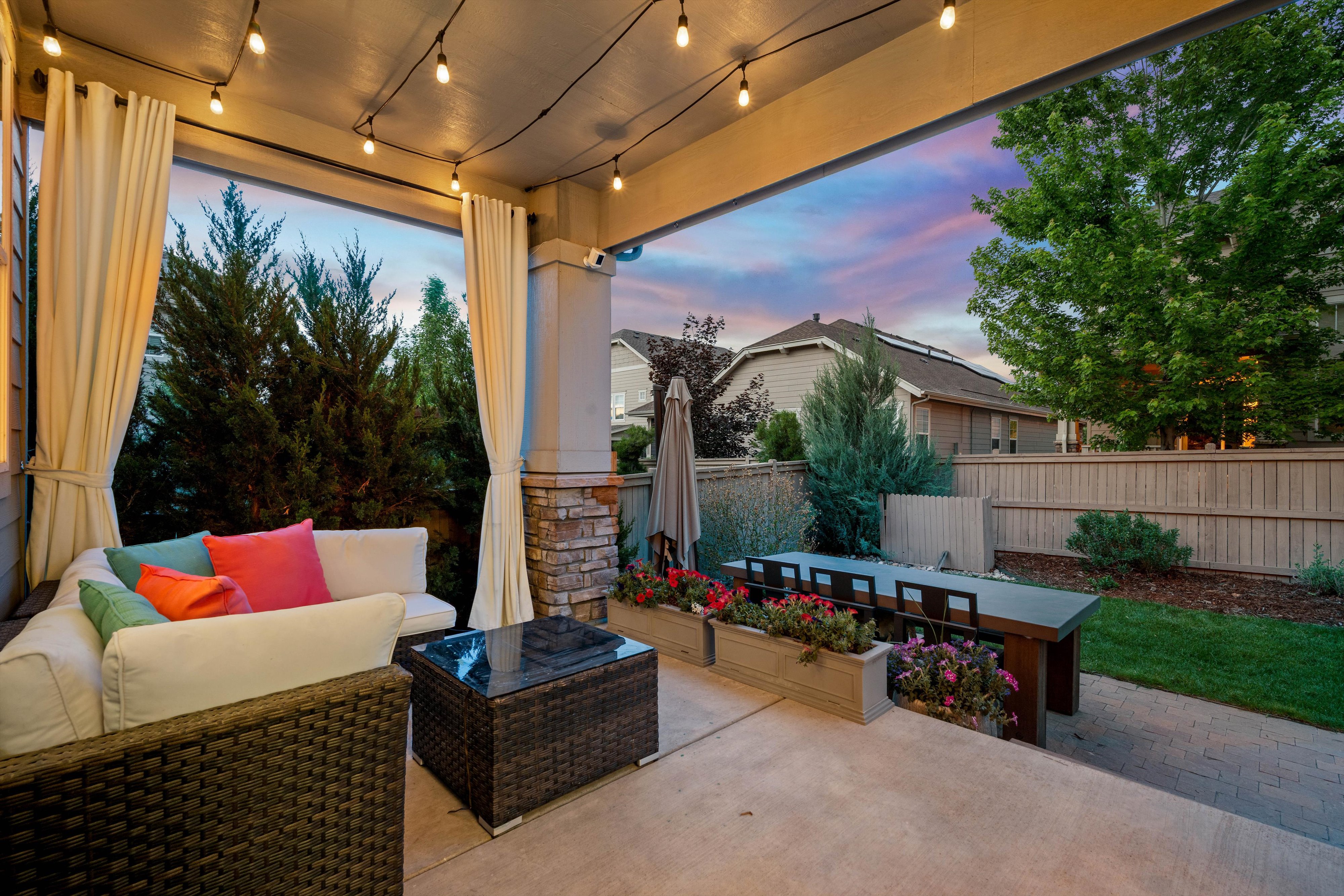  Thoughtfully upgraded home offers modern living - 物件實景