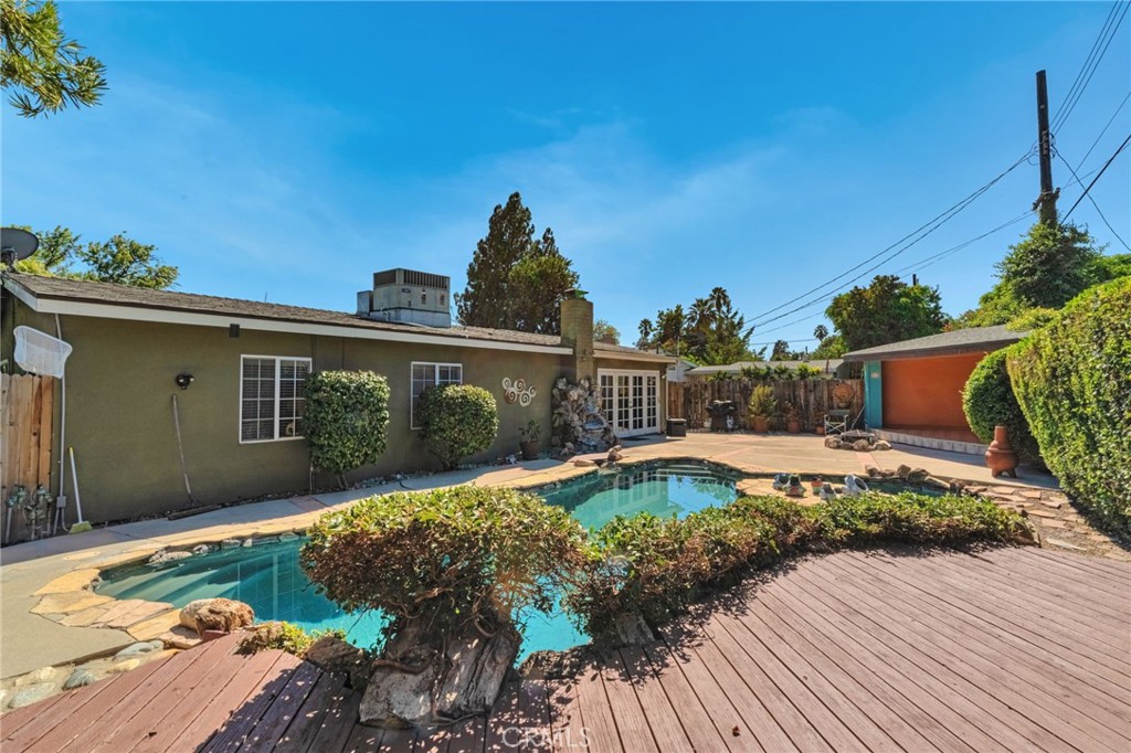 Van Nuys, California, 91406, United States, 4 Bedrooms Bedrooms, ,1 BathroomBathrooms,Residential,For Sale,1982860