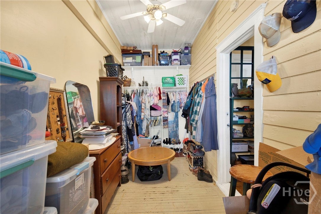 Savannah, Georgia, 31401, United States, 2 Bedrooms Bedrooms, ,3 BathroomsBathrooms,Residential,For Sale,2031134